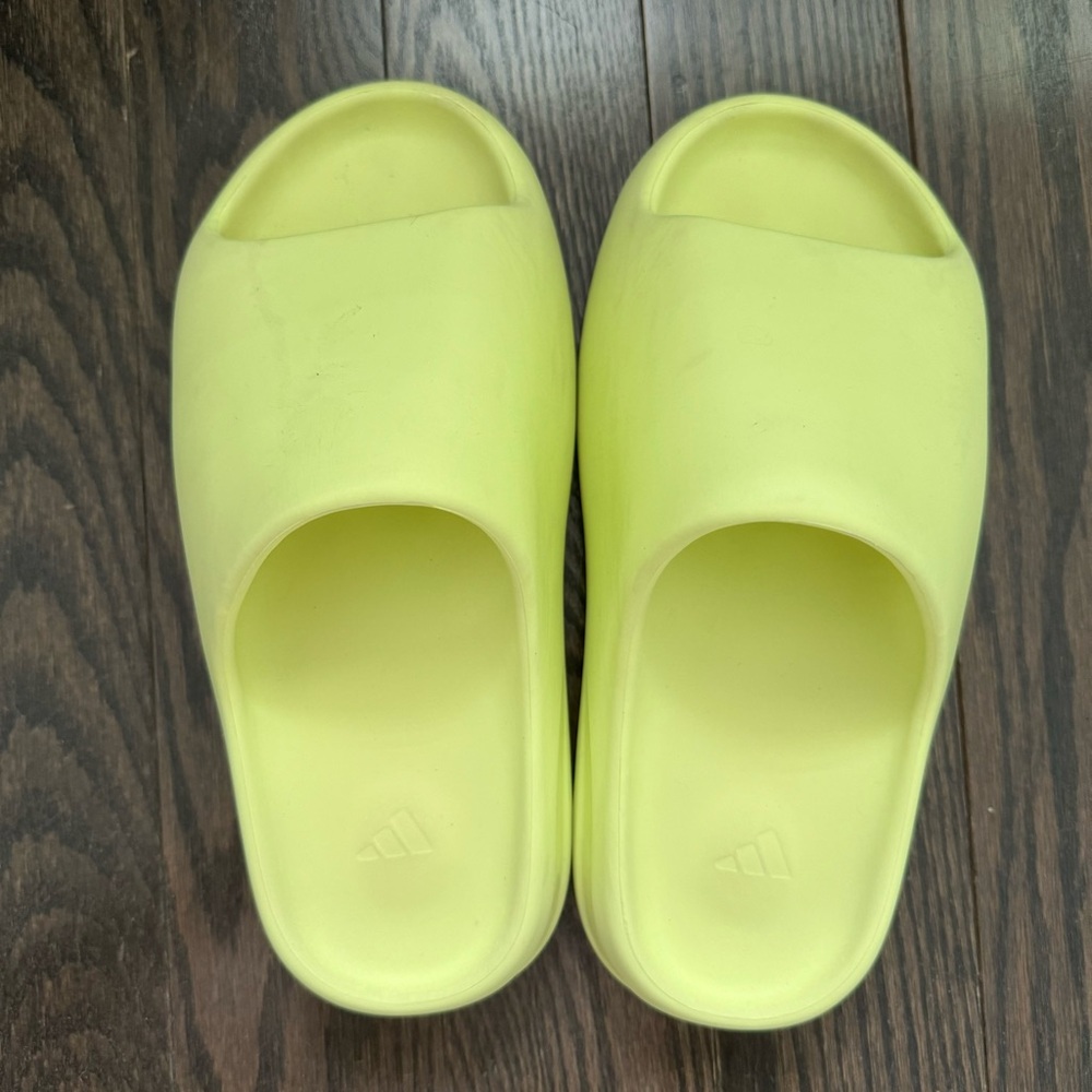 Yeezy Slides (Women) Glow Green Size US7 - Picture 2 of 7